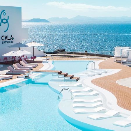 Calalanzarote Suites Hotel - Adults Only Πλάγια Μπλάνκα Εξωτερικό φωτογραφία The pool at the hotel