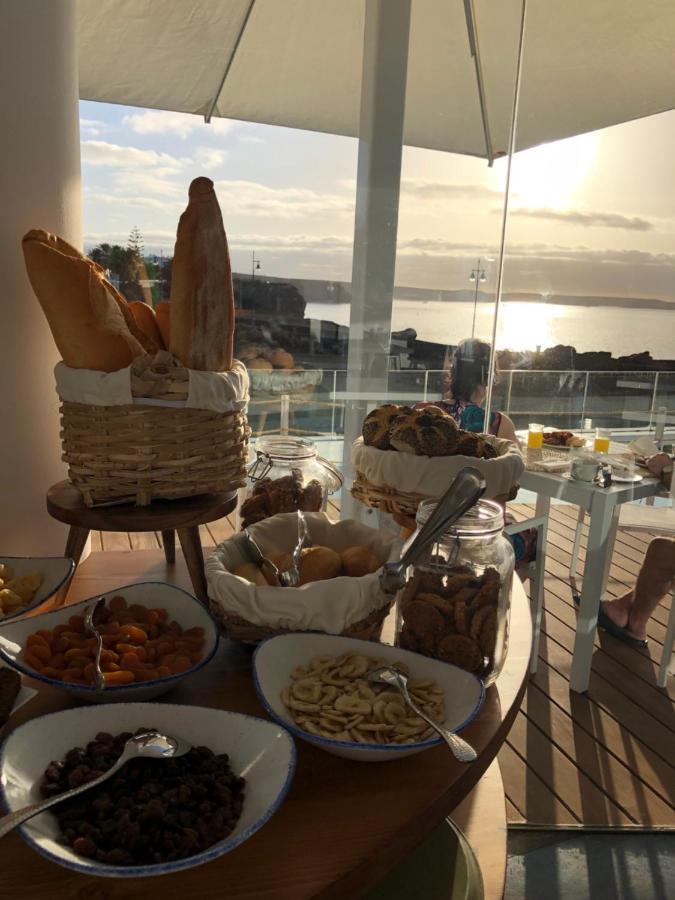 Calalanzarote Suites Hotel - Adults Only Πλάγια Μπλάνκα Εξωτερικό φωτογραφία A bread station on a cruise ship